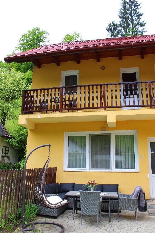 Hotel Casuta De Langa Padure Moeciu De Sus Esterno foto