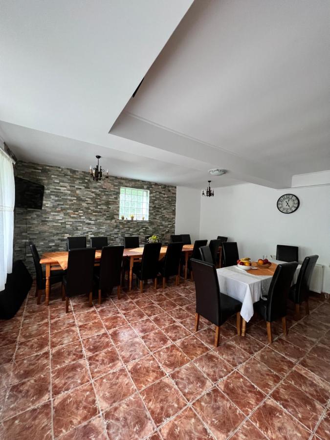 Hotel Casuta De Langa Padure Moeciu De Sus Esterno foto