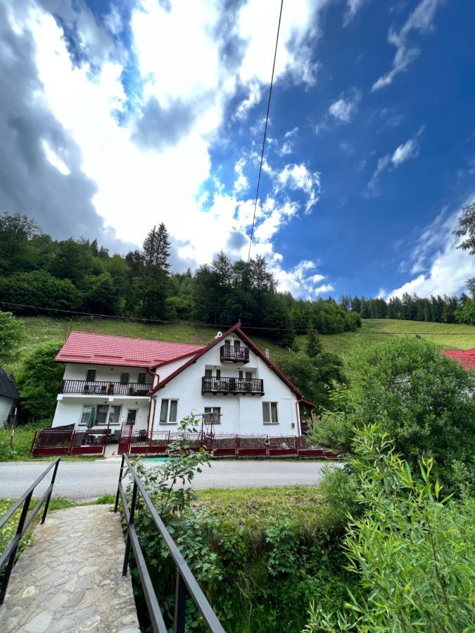 Hotel Casuta De Langa Padure Moeciu De Sus Esterno foto