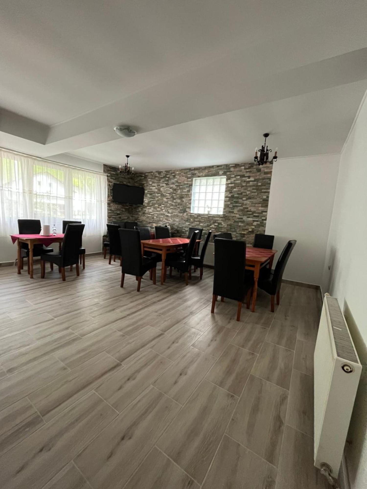 Hotel Casuta De Langa Padure Moeciu De Sus Esterno foto