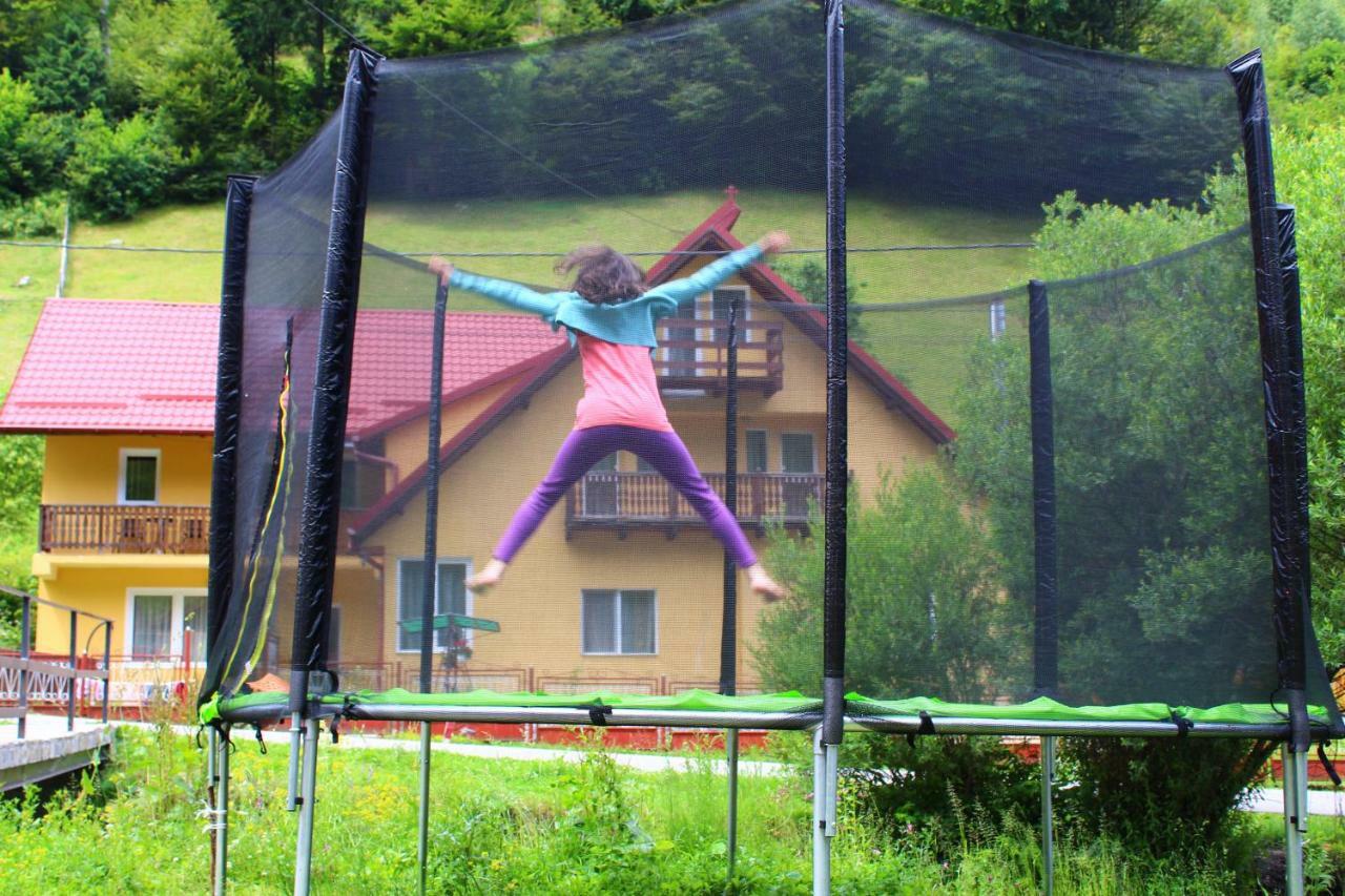Hotel Casuta De Langa Padure Moeciu De Sus Esterno foto
