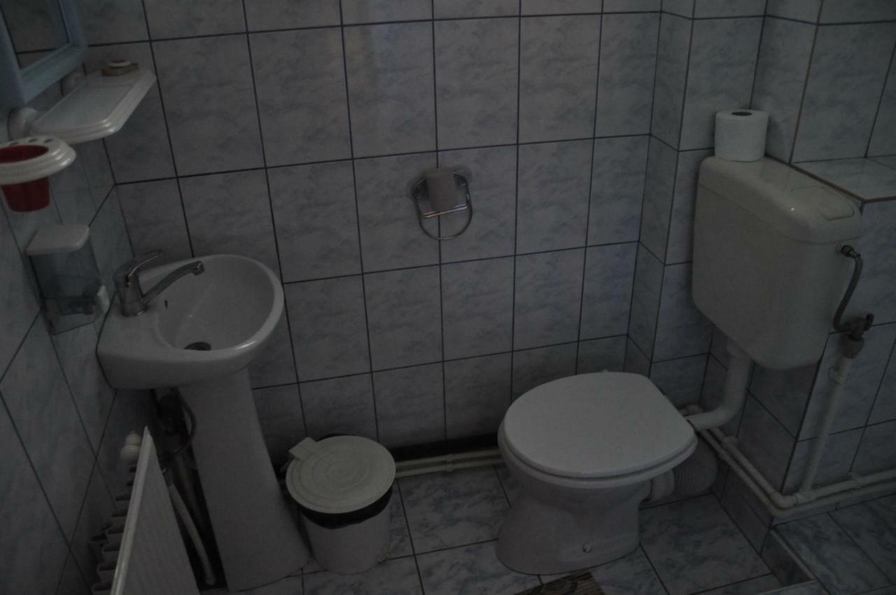 Hotel Casuta De Langa Padure Moeciu De Sus Esterno foto